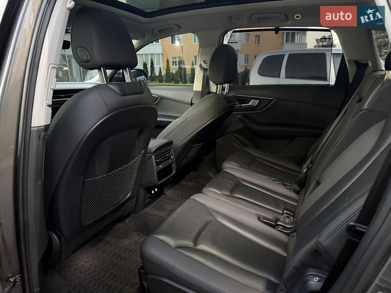 Внедорожник / Кроссовер Audi Q7 2020 в Новояворовске