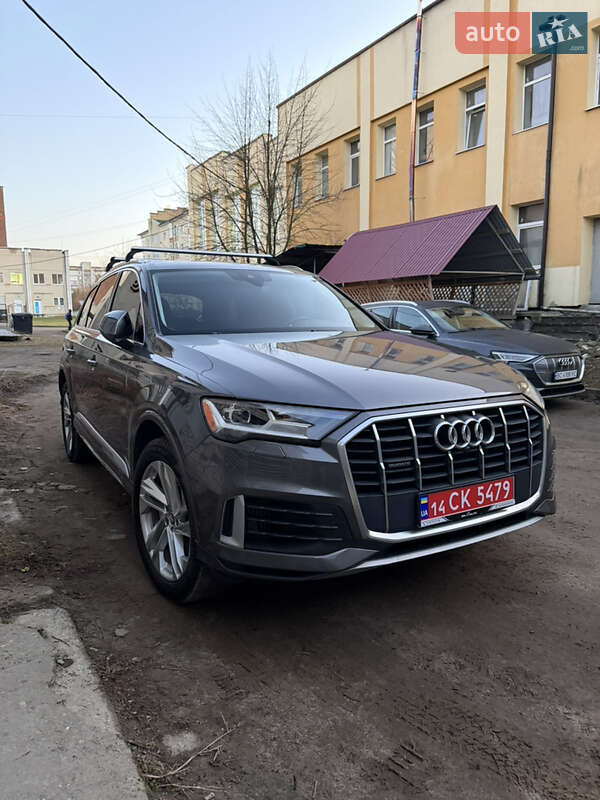 Внедорожник / Кроссовер Audi Q7 2020 в Новояворовске