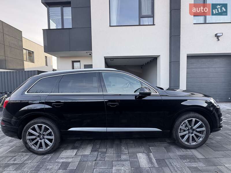 Внедорожник / Кроссовер Audi Q7 2018 в Киеве