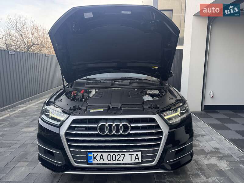 Внедорожник / Кроссовер Audi Q7 2018 в Киеве