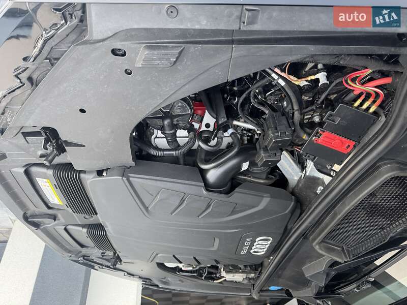 Внедорожник / Кроссовер Audi Q7 2018 в Киеве