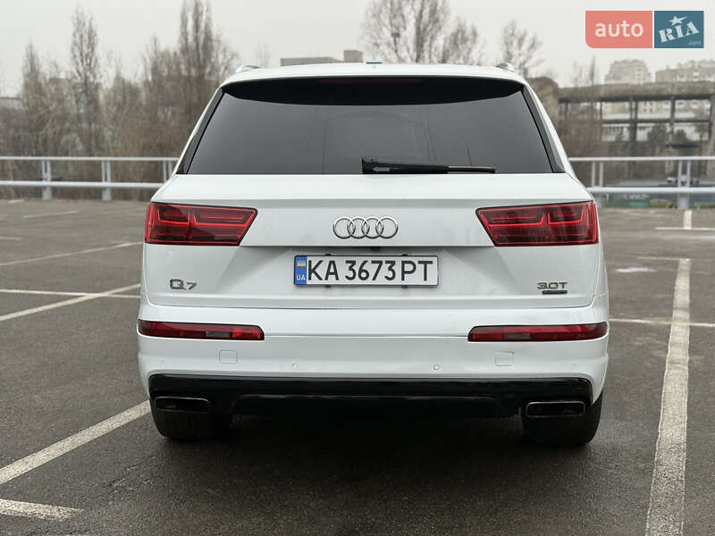 Внедорожник / Кроссовер Audi Q7 2016 в Киеве