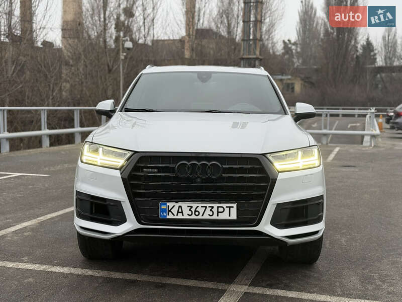 Внедорожник / Кроссовер Audi Q7 2016 в Киеве