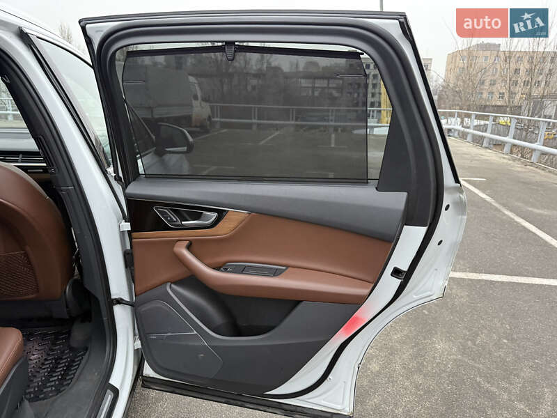 Внедорожник / Кроссовер Audi Q7 2016 в Киеве