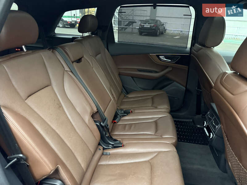 Внедорожник / Кроссовер Audi Q7 2016 в Киеве