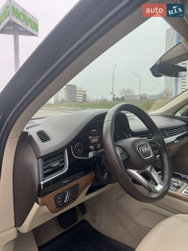 Внедорожник / Кроссовер Audi Q7 2017 в Киеве