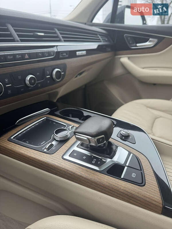 Внедорожник / Кроссовер Audi Q7 2017 в Киеве
