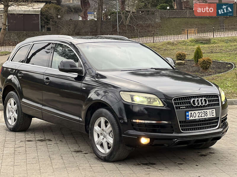 Внедорожник / Кроссовер Audi Q7 2006 в Новояворовске