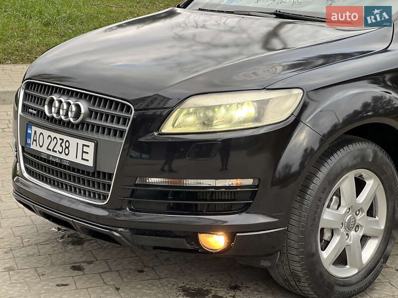 Внедорожник / Кроссовер Audi Q7 2006 в Новояворовске