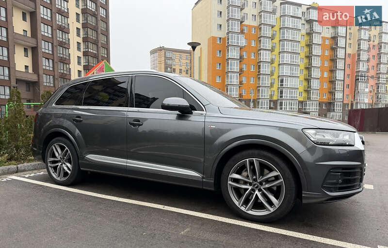 Внедорожник / Кроссовер Audi Q7 2015 в Чернигове