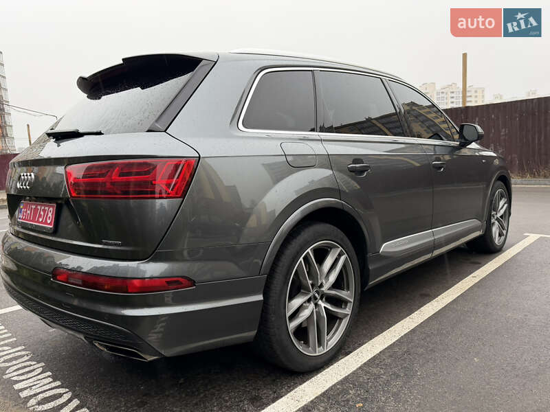 Внедорожник / Кроссовер Audi Q7 2015 в Чернигове