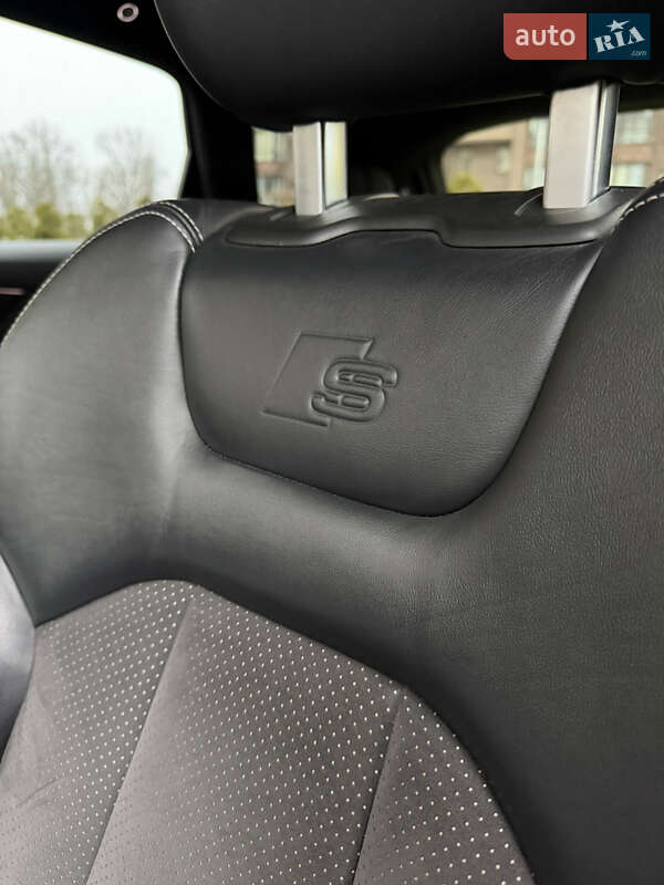 Внедорожник / Кроссовер Audi Q7 2015 в Чернигове