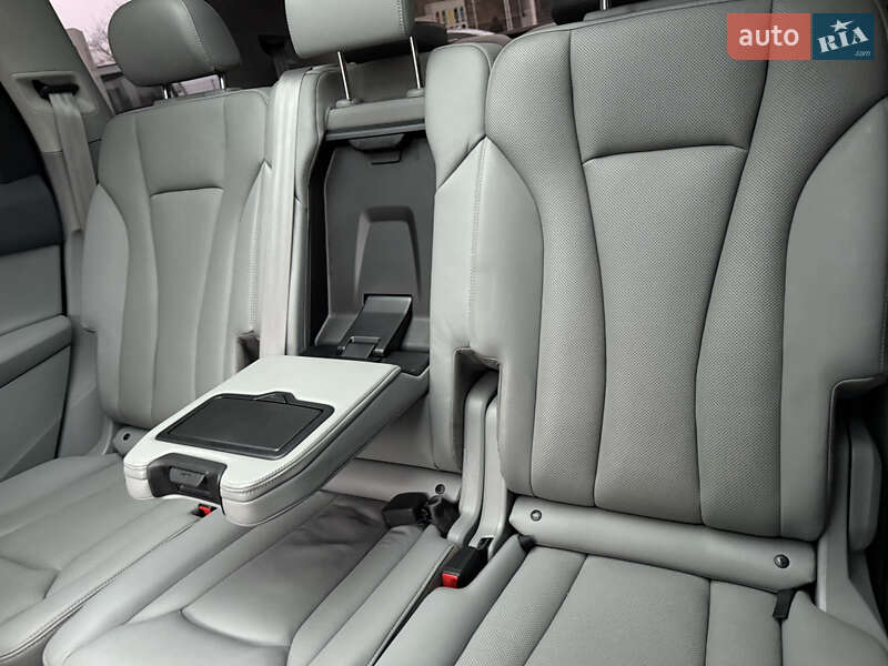 Внедорожник / Кроссовер Audi Q7 2017 в Днепре