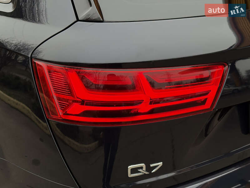 Внедорожник / Кроссовер Audi Q7 2017 в Днепре