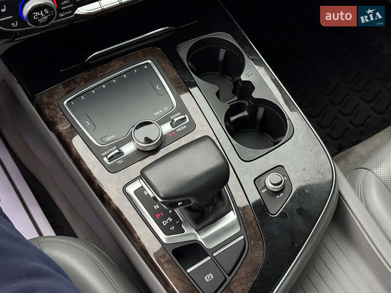 Внедорожник / Кроссовер Audi Q7 2017 в Днепре