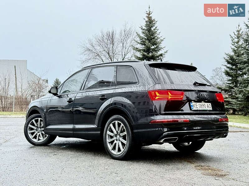 Внедорожник / Кроссовер Audi Q7 2019 в Днепре