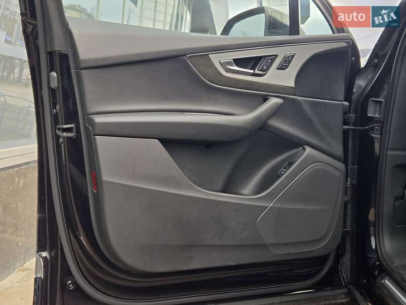 Внедорожник / Кроссовер Audi Q7 2018 в Киеве