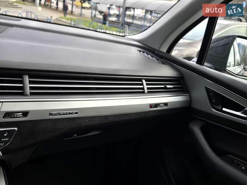 Внедорожник / Кроссовер Audi Q7 2018 в Киеве