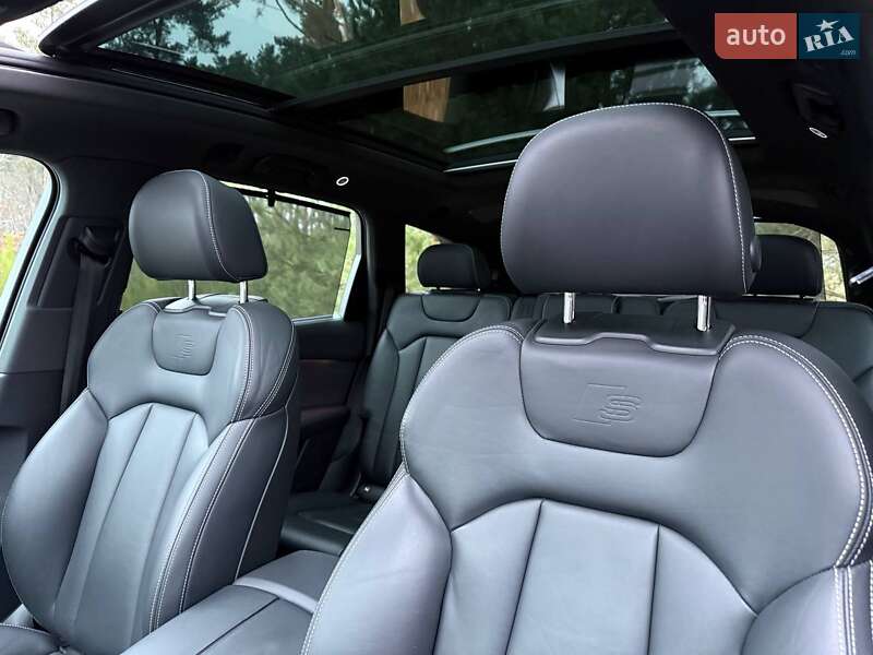 Внедорожник / Кроссовер Audi Q7 2017 в Ровно