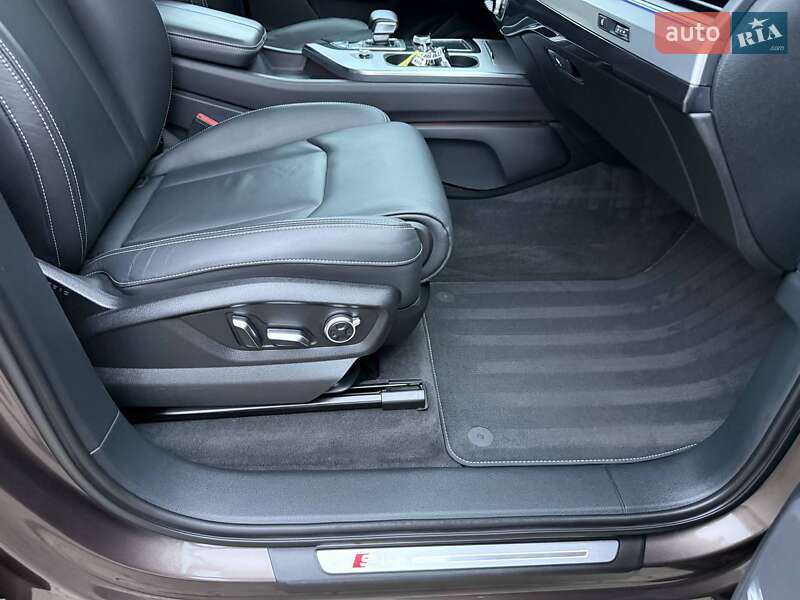 Внедорожник / Кроссовер Audi Q7 2017 в Ровно