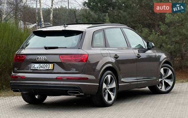 Внедорожник / Кроссовер Audi Q7 2017 в Ровно
