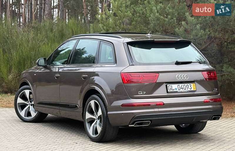 Внедорожник / Кроссовер Audi Q7 2017 в Ровно