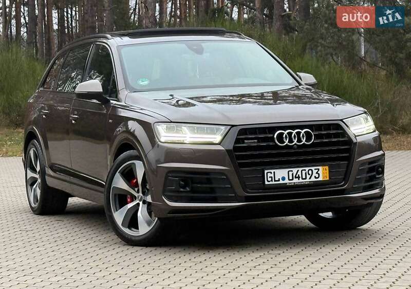 Внедорожник / Кроссовер Audi Q7 2017 в Ровно