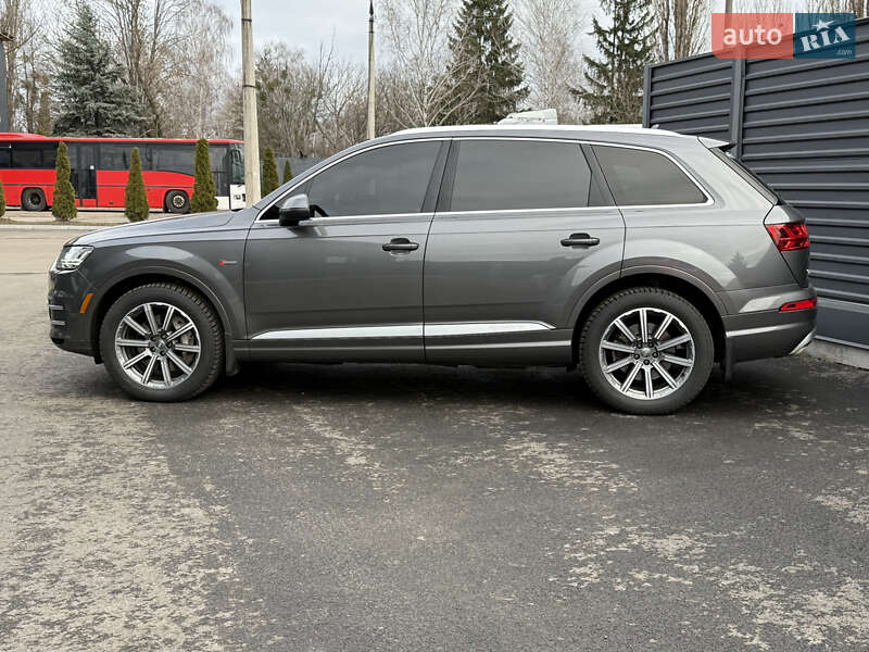 Позашляховик / Кросовер Audi Q7 2018 в Черкасах