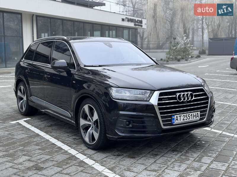 Внедорожник / Кроссовер Audi Q7 2017 в Ровно