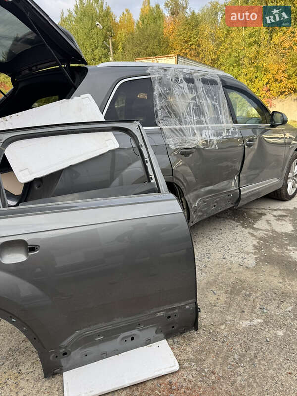 Позашляховик / Кросовер Audi Q7 2017 в Львові фото 30 Позашляховик / Кросовер Audi Q7 2017 в Львові