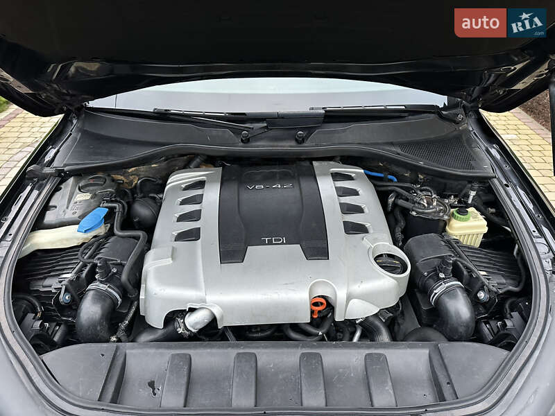 Внедорожник / Кроссовер Audi Q7 2009 в Млинове