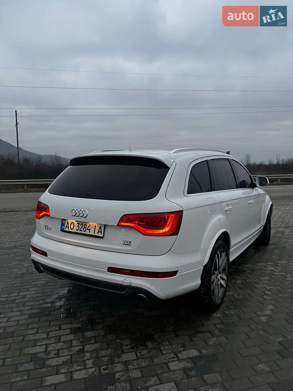 Внедорожник / Кроссовер Audi Q7 2012 в Хусте