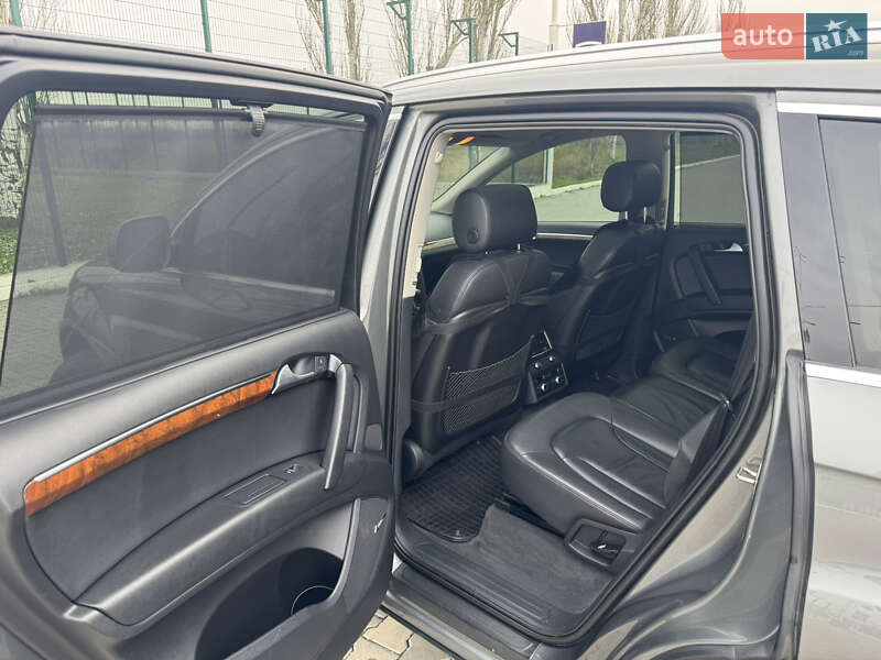 Внедорожник / Кроссовер Audi Q7 2015 в Измаиле