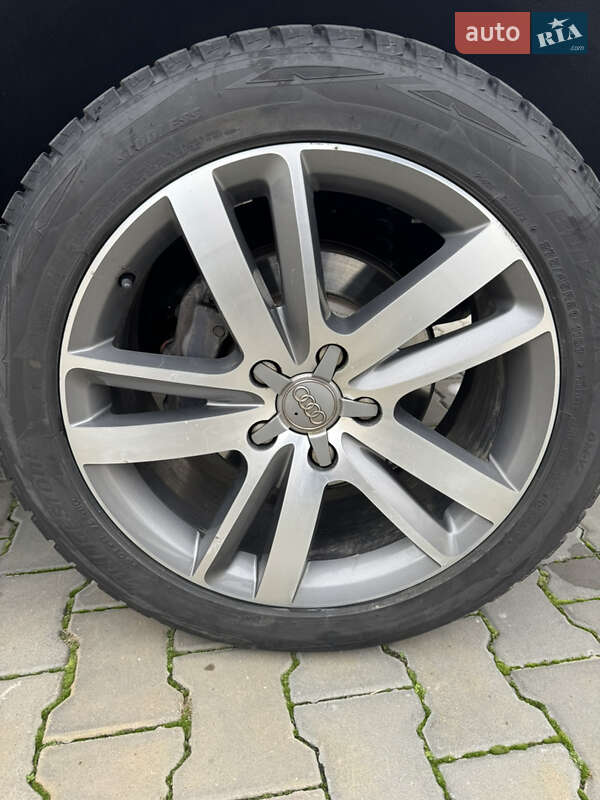 Внедорожник / Кроссовер Audi Q7 2015 в Измаиле