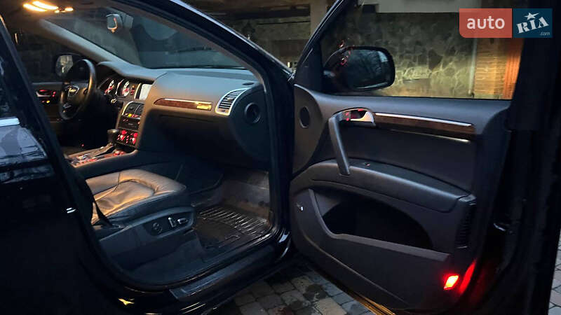 Внедорожник / Кроссовер Audi Q7 2012 в Хмельницком