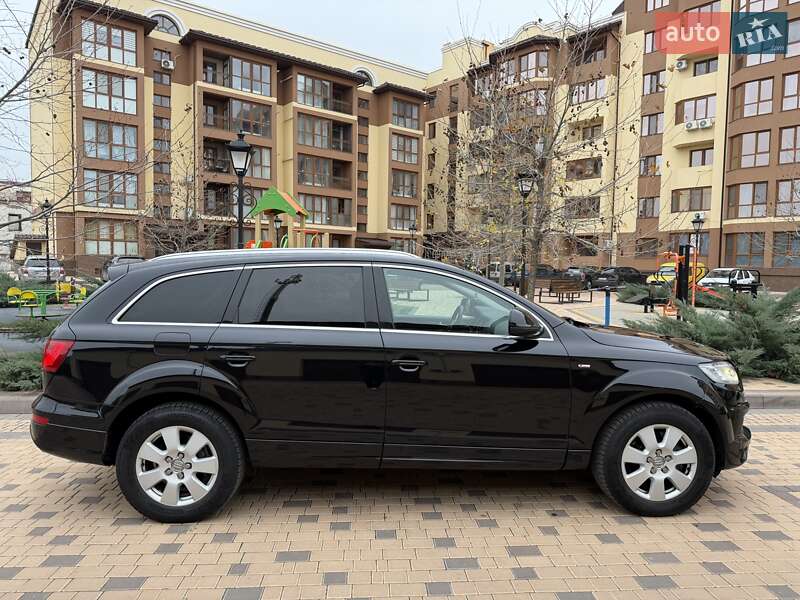 Позашляховик / Кросовер Audi Q7 2010 в Ізмаїлі