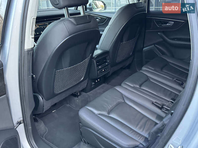 Внедорожник / Кроссовер Audi Q7 2021 в Полтаве