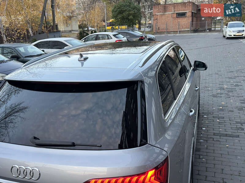 Внедорожник / Кроссовер Audi Q7 2021 в Полтаве