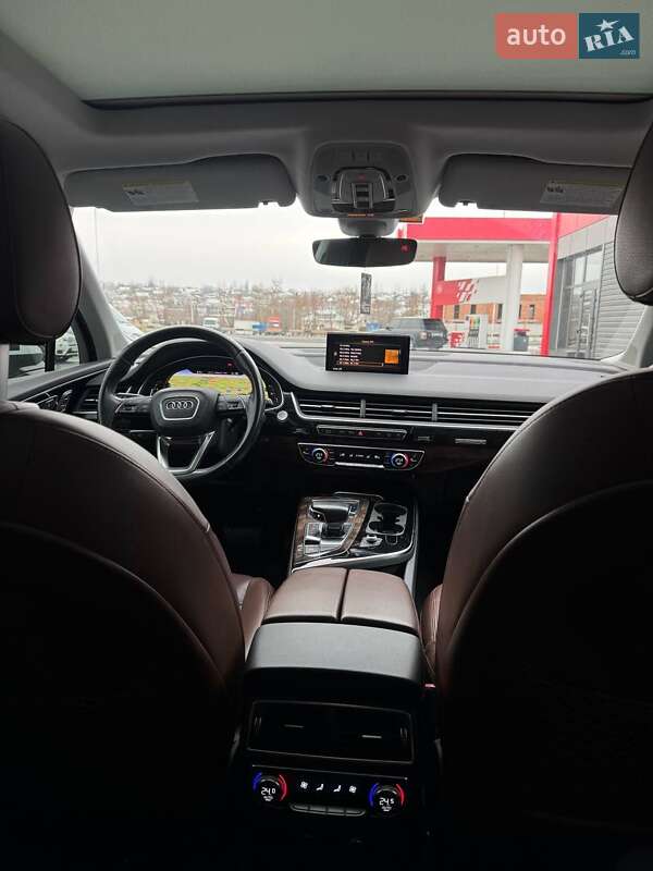 Позашляховик / Кросовер Audi Q7 2018 в Чернівцях