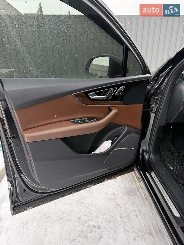 Внедорожник / Кроссовер Audi Q7 2018 в Киеве