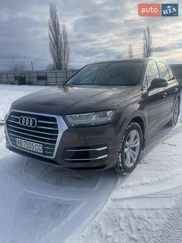 Внедорожник / Кроссовер Audi Q7 2016 в Оратове