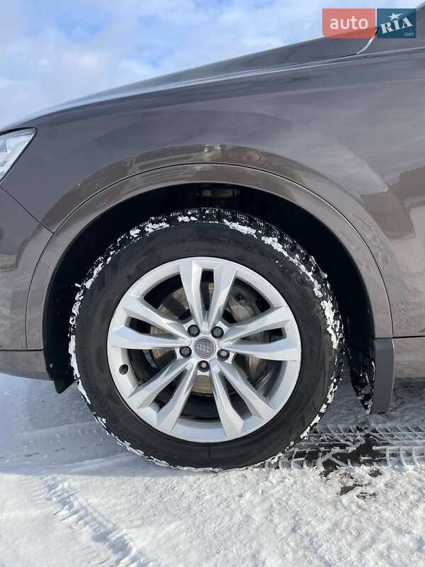 Внедорожник / Кроссовер Audi Q7 2016 в Оратове
