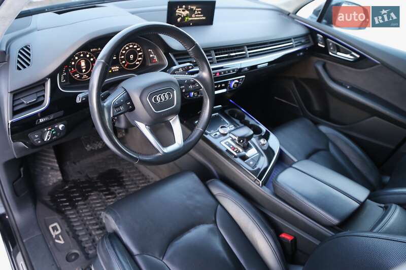 Позашляховик / Кросовер Audi Q7 2018 в Києві фото 7 Позашляховик / Кросовер Audi Q7 2018 в Києві