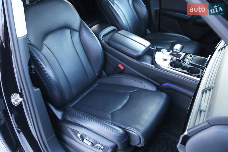 Позашляховик / Кросовер Audi Q7 2018 в Києві фото 12 Позашляховик / Кросовер Audi Q7 2018 в Києві