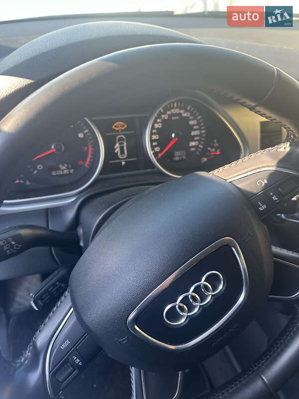 Позашляховик / Кросовер Audi Q7 2011 в Житомирі