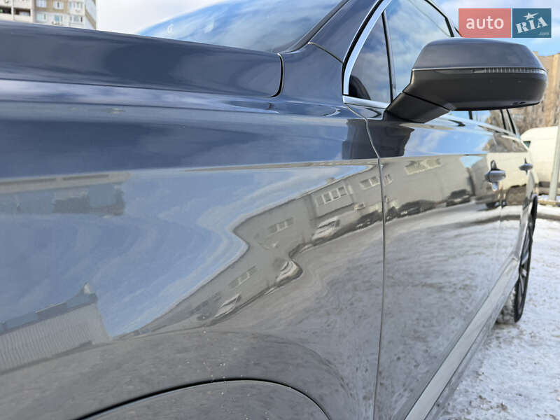 Внедорожник / Кроссовер Audi Q7 2017 в Киеве