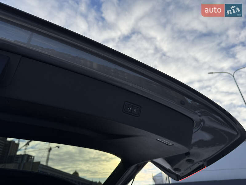 Внедорожник / Кроссовер Audi Q7 2017 в Киеве