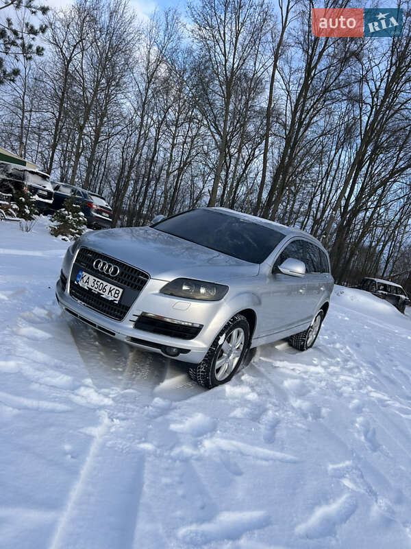 Позашляховик / Кросовер Audi Q7 2006 в Полтаві