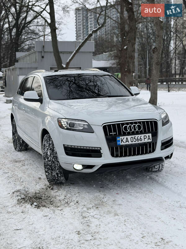 Внедорожник / Кроссовер Audi Q7 2015 в Киеве