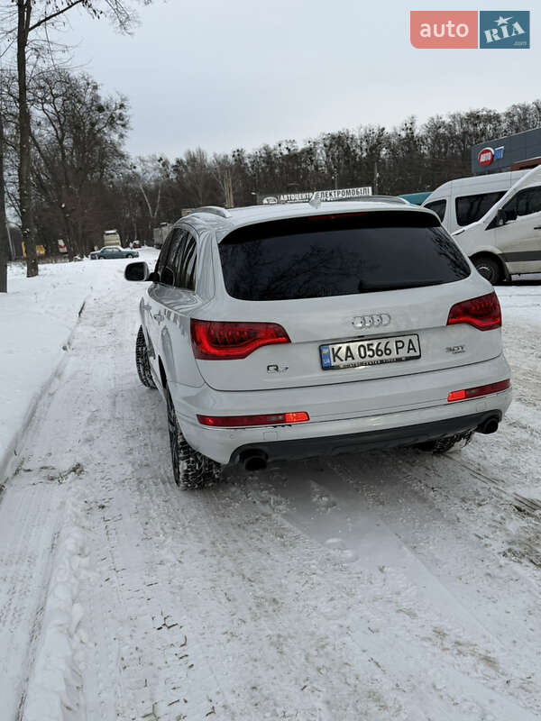 Внедорожник / Кроссовер Audi Q7 2015 в Киеве